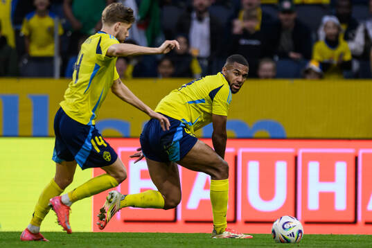 Anton Salétros and Isak Hien of Sweden