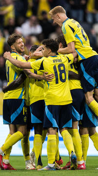 Anton Salétros, Yasin Ayari, Hugo Larsson, and Ken Sema of