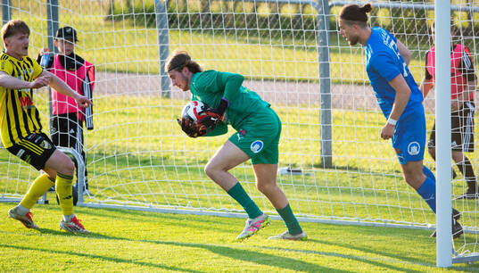IFK Hässleholm har bollen i mål, Nosabys målvakt håller