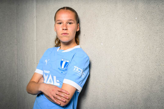 Bläddra bland fler bilder av Fotboll, Damallsvenskan, Malmö FF, Karoline Olesen