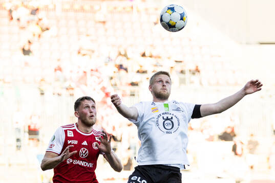 Sandvikens IFs Emil Engqvist och Örebros Karl Holmberg