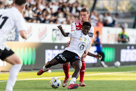 Örebros Blessing Asumang Dankwah och Sandvikens IFs Gustav