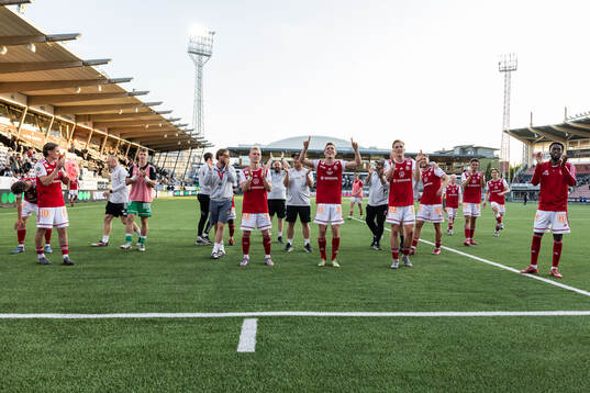 Sandvikens IFs spelare jublar