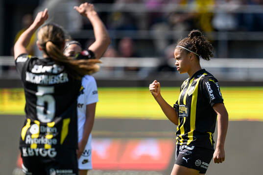 Häckens Felicia Schröder jublar
