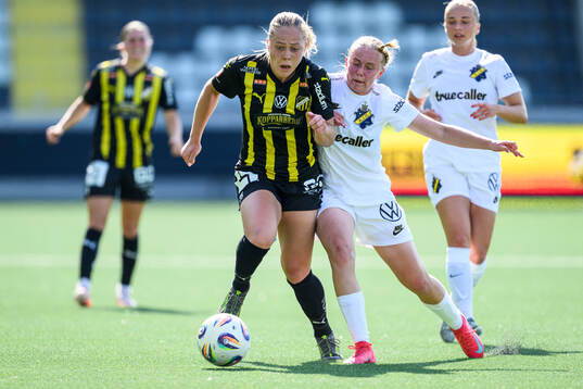 Häckens Alice Bergström och AIKs Nova Selin