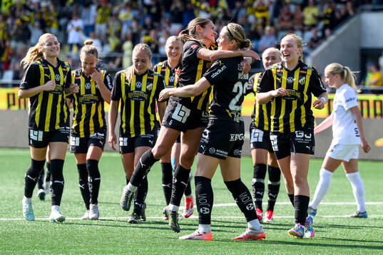 Häckens Paulina Nyström jublar