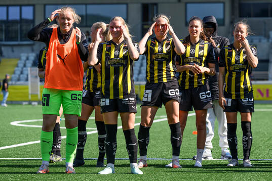Häckens Paulina Nyström jublar