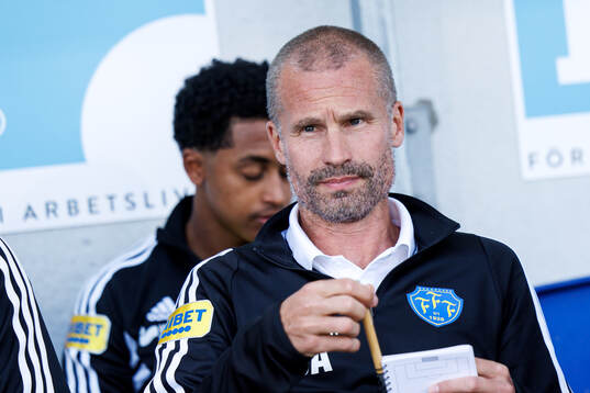 Falkenbergs tränare Christoffer Andersson