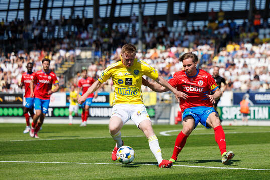 Falkenbergs Lucas Sibelius och Helsingborgs Simon Bengtsson