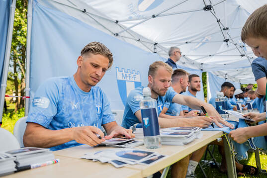 Jens Stryger Larsen och Oscar Lewicki vid en