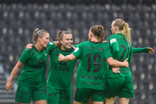 Olaug Tvedten of Vålerenga celebrates