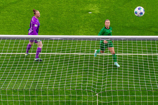 Goalkeeper Aubrei Corder of Bodø/Glimt and Olaug Tvedten