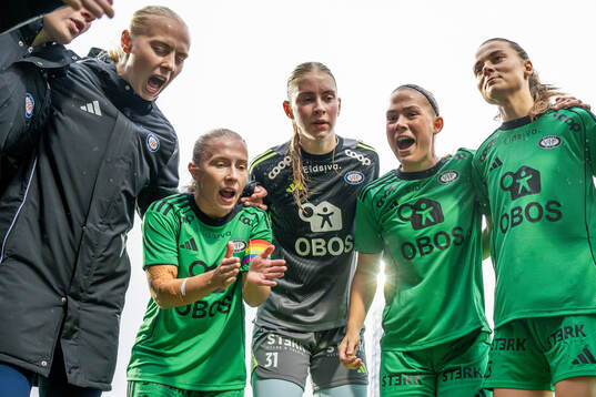 Sara Hørte, Thea Bjelde, goalkeeper Thiril Rækstad