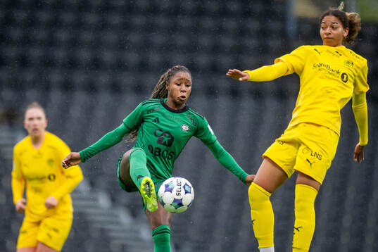 Mawa Sesay of Vålerenga and Regina Fiabema of Bodø/Glimt