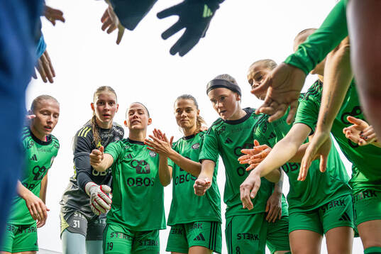 Thea Bjelde, goalkeeper Thiril Rækstad Erichsen, Sædis