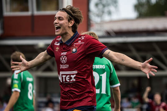 Örgrytes Noah Christoffersson jublar