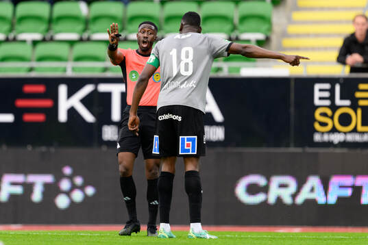 Domare Fredrik Oppong