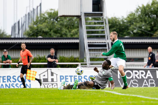 Västerås Frederic Nsabiyumva och Varbergs Oliver Alfonsi