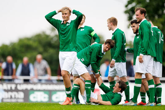 Varbergs spelare jublar