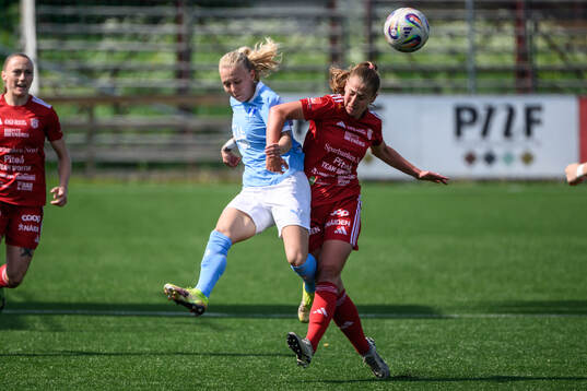 Malmö FFs Nathalie Hoff Persson och Piteås Asla Johannesen