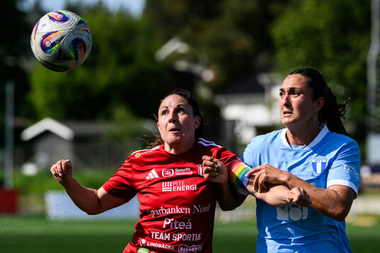 Piteås Josefin Johansson och Malmö FFs Isabella D'Aquila