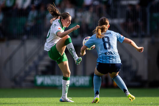Hammarbys Smilla Vallotto och Djurgårdens Elsa Pelgander