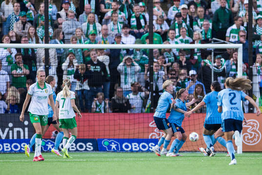 Djurgårdens Therese Åsland jublar