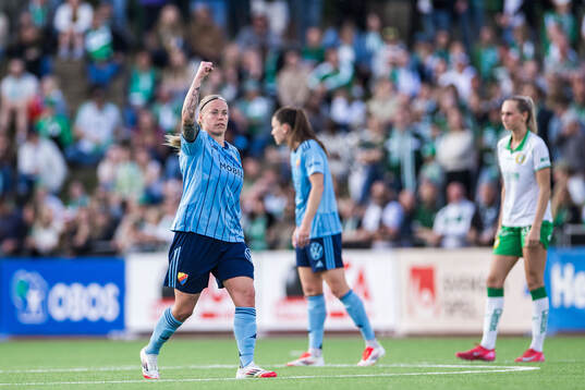 Djurgårdens Therese Åsland jublar