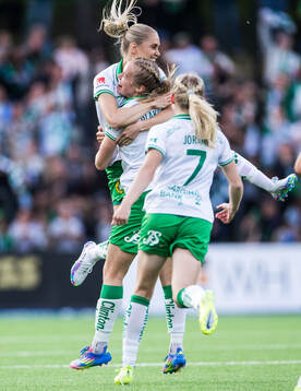 Hammarbys Julie Blakstad jublar med Alice Carlsson