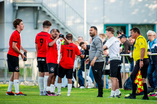 Höllvikens Samir Diaz och tränare Izzettin Adiguzel