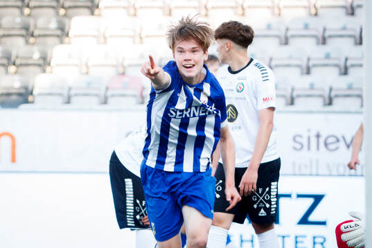 Göteborg Hannes Skånberg gör 0-2 och jublar