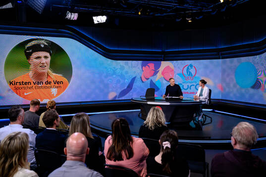 Expert Kirsten van de Ven i studion