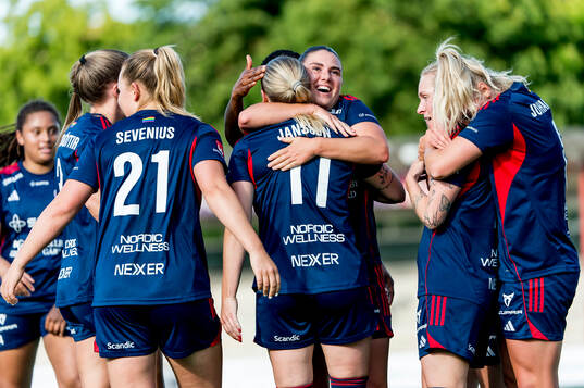 Rosengårds Emma Jansson jublar