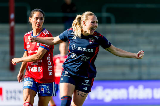 Rosengårds Emma Jansson jublar