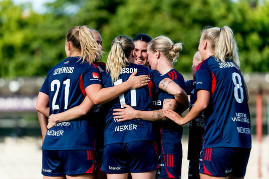 Rosengårds spelare jublar