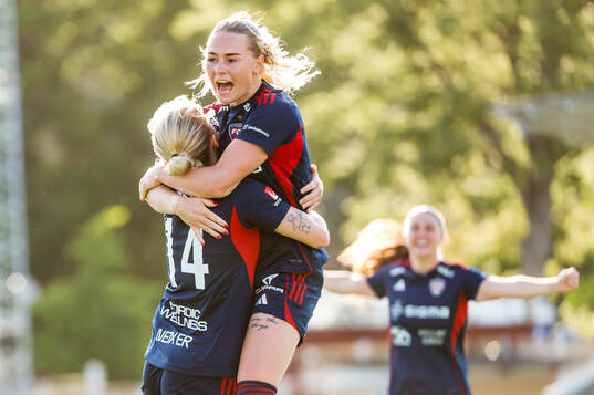 Rosengårds Emilia Larsson jublar