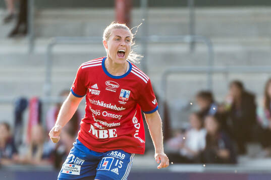 Vittsjös Nellie Persson jublar