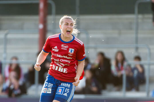 Vittsjös Nellie Persson jublar