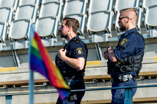 Poliser på plats
