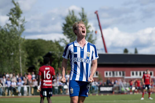 IFK Göteborgs Max Fenger deppar