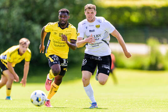 Elfsborgs Ibrahim Buhari och Mjällbys Jacob Bergström