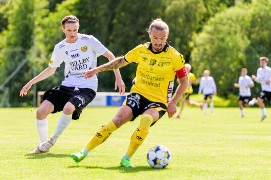 Mjällbys Charles Rosén och Elfsborgs Niklas Hult