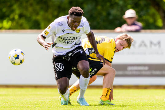 Mjällbys Christian Tchounte och Elfsborgs Gottfrid Rapp