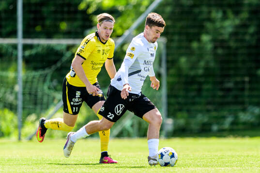 Elfsborgs Taylor Silverholt och Mjällbys Jesper Gustavsson