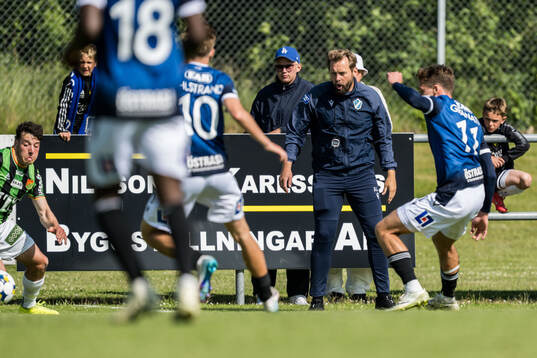 Halmstads assisterande tränare Adam Larsson
