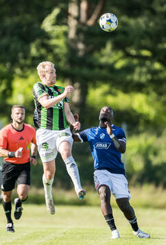GAISs Robin Wendin Thomasson och Halmstads Emmanuel Tannor