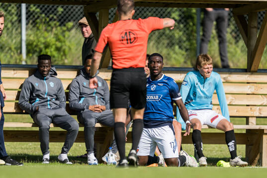 Halmstads Emmanuel Tannor reagerar