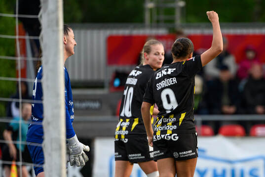Häckens Felicia Schröder jublar
