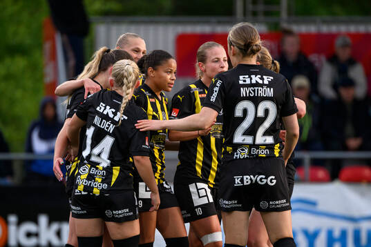 Häckens Felicia Schröder jublar