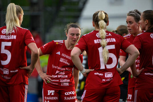 Piteås Emily Gray deppar